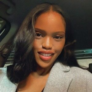 Meet your Posher, Jasmine